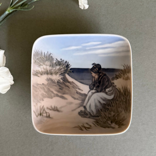 Danish Fanø Girl Dish