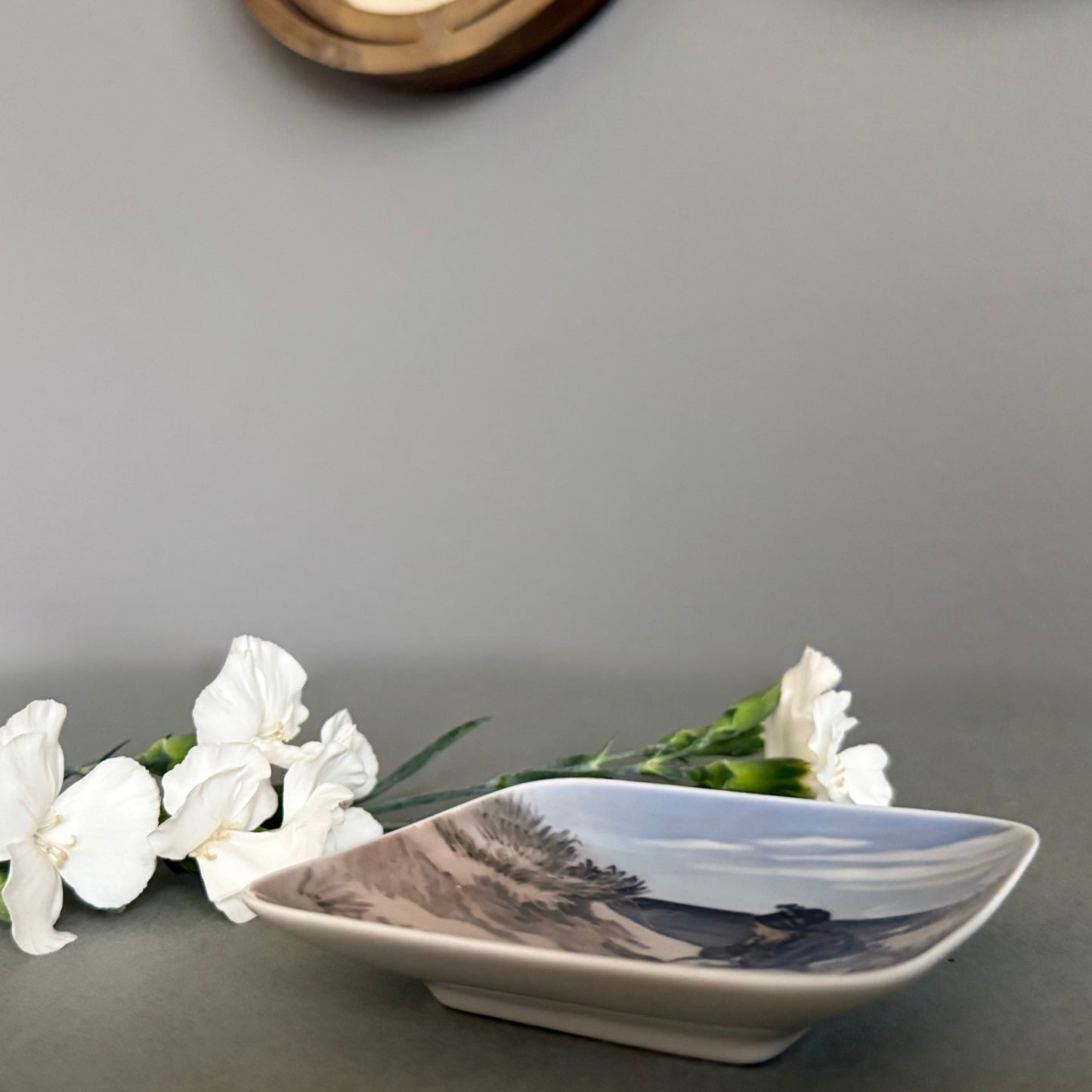 Danish Fanø Girl Dish